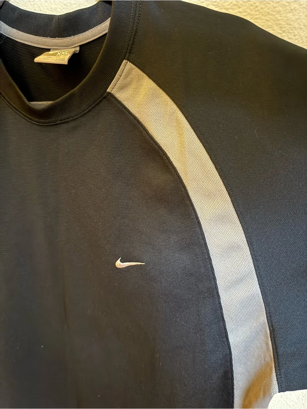 Nike Black and Gray Short-Sleeve Athletic Tee